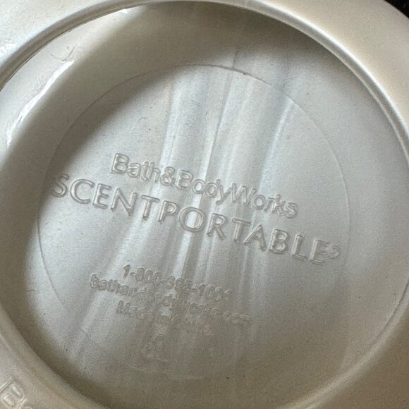 Bath & Body Works Scentportable Car Air Freshener Vent Clips - Cat & Penguin - Picture 5 of 8